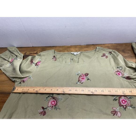 John Mark Women's M Olive Green Floral Embroidered Tunic Top 3/4 Bell Sleeve - Picture 8 of 11